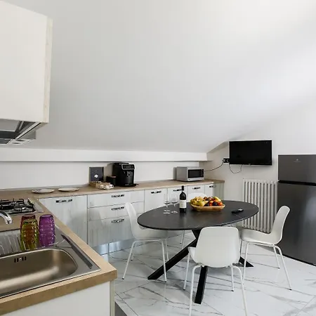 アパート La Casa Delle Langhe グアレーネ